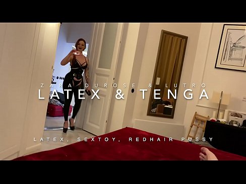 ❤️ Jaruma mai jajayen kaya sanye da rigar latex mai cin duri ❤❌ Batsa na dubura ❌️